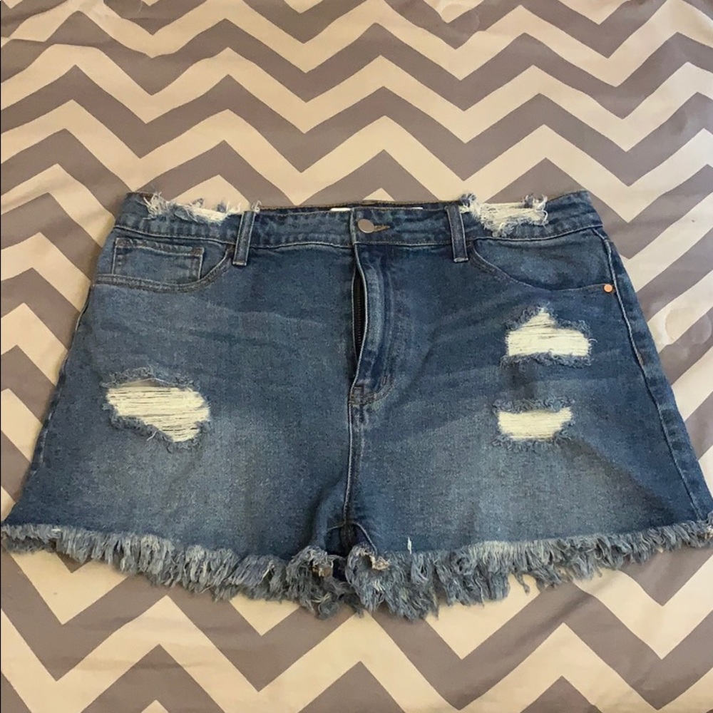 TINSELTOWN Distressed Denim Shorts